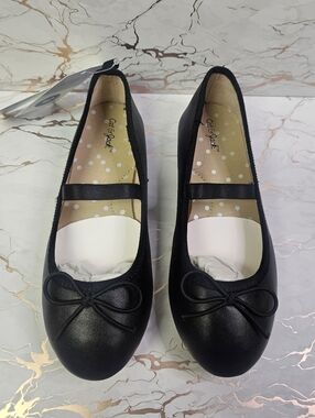Cat & Jack Size 12 Slip-On Ballet Flats Black W/Strap